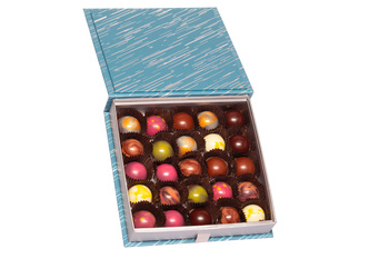 "Świąteczna Gwiazda Premium" | Zestaw pralin – 25 sztuk